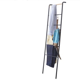 Echelle porte vêtements design