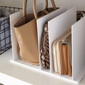 Detail of Rangement pour sacs à main