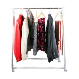 Portant à vêtements pliable en acier