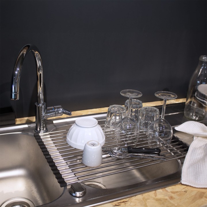 Égouttoir à dérouler en inox chromé
