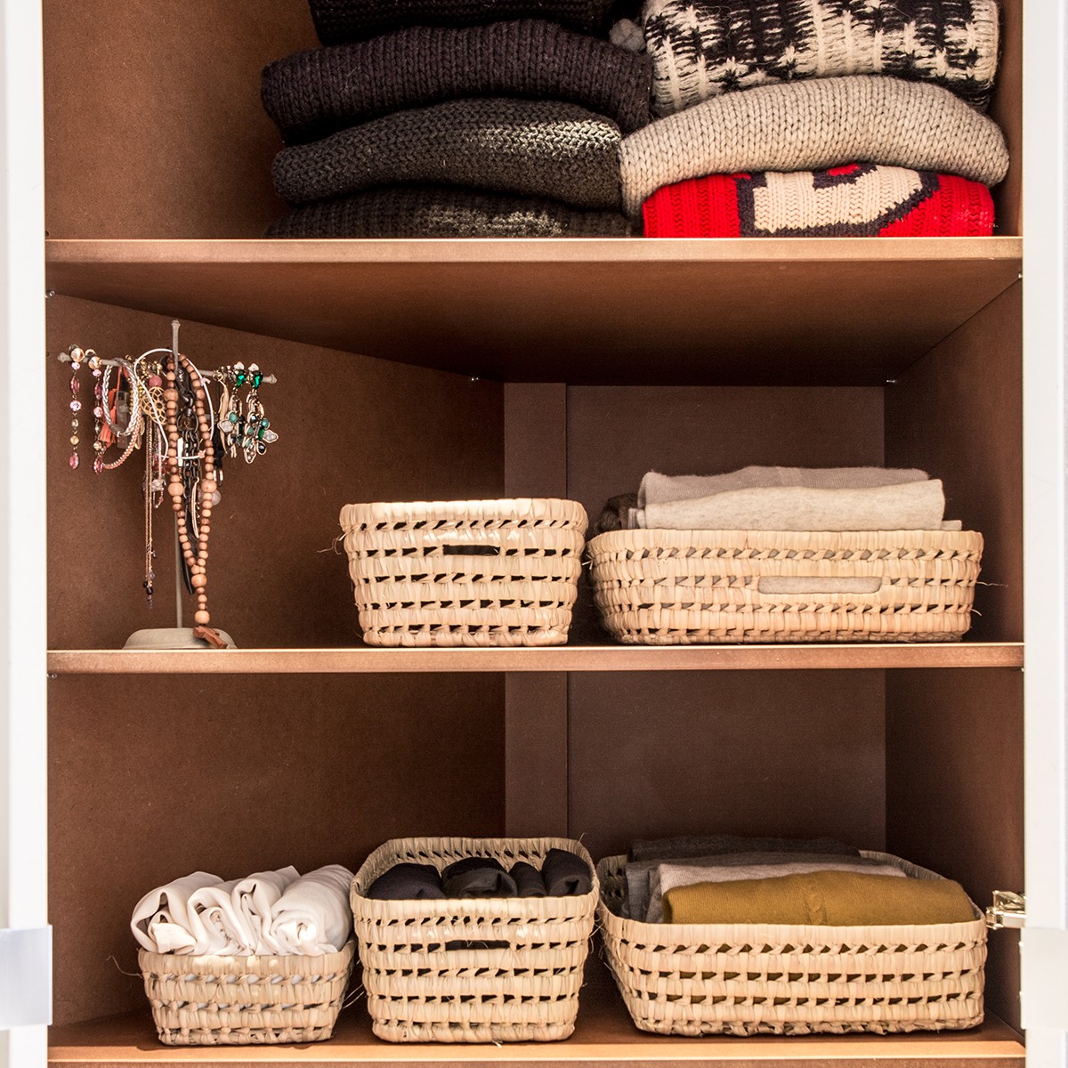 panier de rangement bas en raphia avec poignées taille M