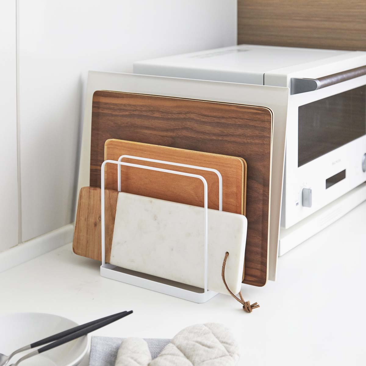 Rangement pour plateaux et planches de cuisine